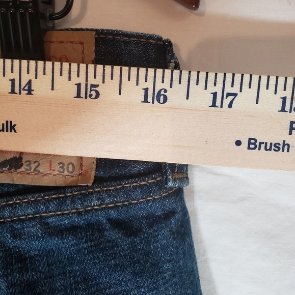 Levi 501 Dark Washed Cut off Shorts Sz 32 - Picture 5 of 7